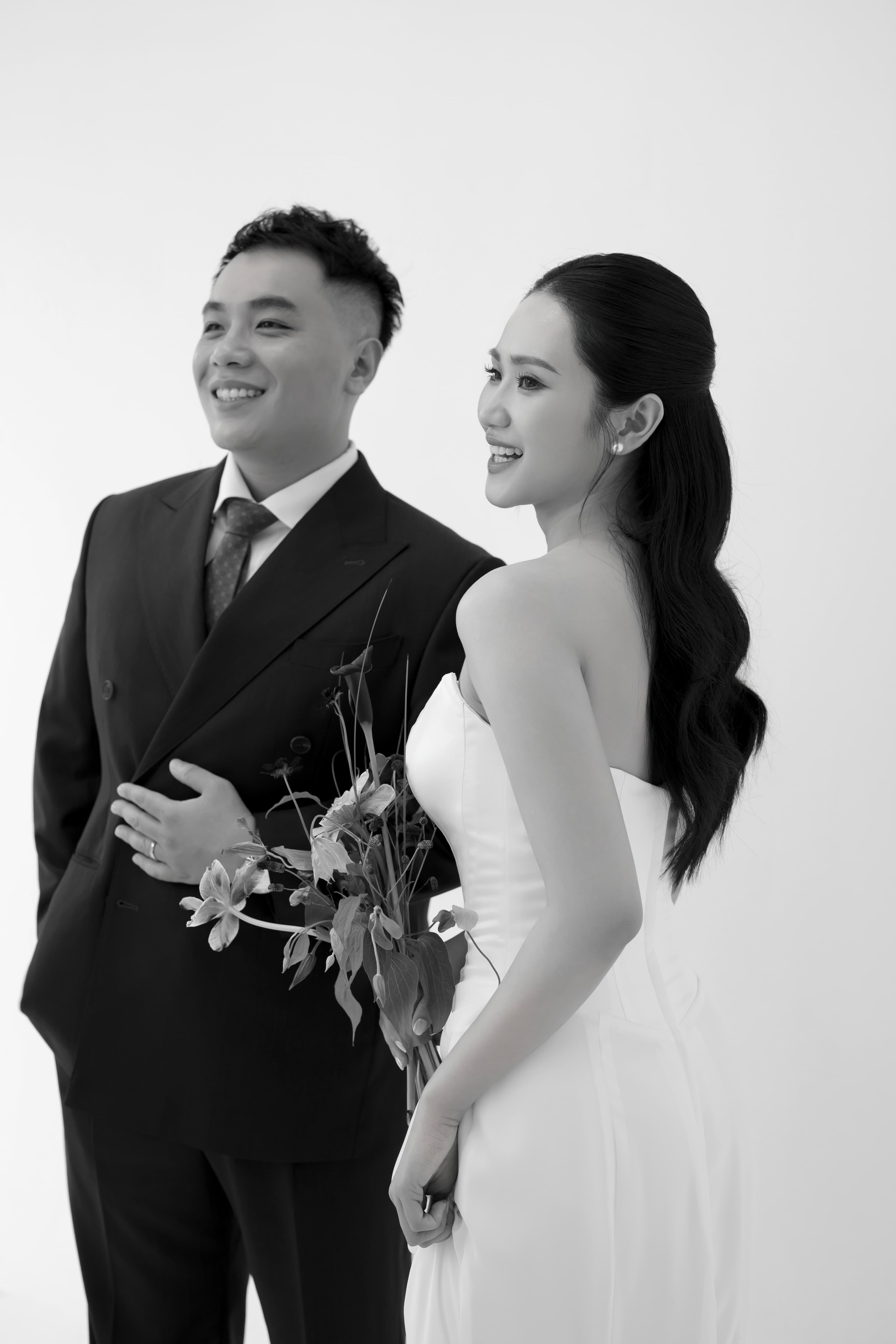 Hoàng Tuệ & Thuỵ Dương